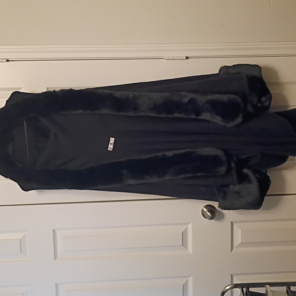 Elegant Black Textured Jacket/ Swing Shawl, Wrap With Hood (NWOT)